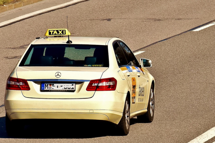 mercedes-verabschiedet-sich-vom-deutschen-taximarkt