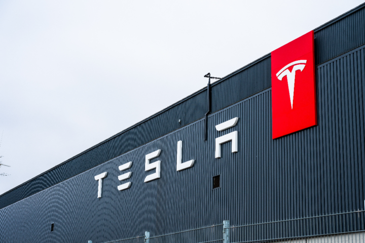 Tesla-verliert-Marktanteile-im-deutschen-E-Auto-Segment