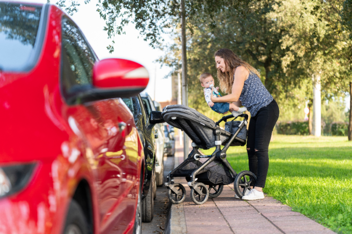 mutter-kind-parkplätze-wer-darf-hier-wirklich-stehen?