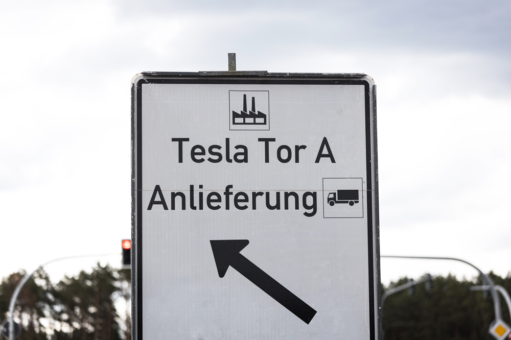 gehalt-einbehalten-aerger-um-teslas-umgang-mit-krankenstand