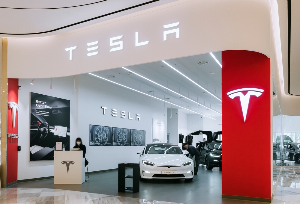e-auto-nachfrage-steigt,-doch-tesla-bleibt-zurück