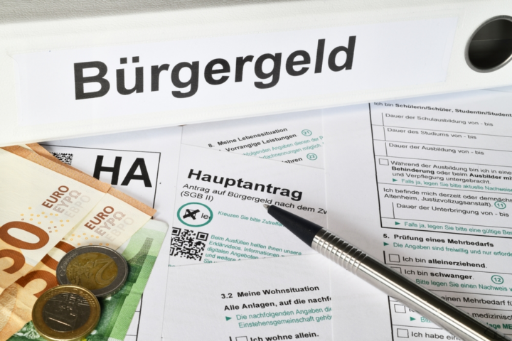bürgergeld-trotz-job:-hunderttausende-auf-hilfe-angewiesen