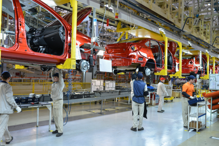 arbeitsplatzabbau-in-der-industrie-weitet-sich-aus