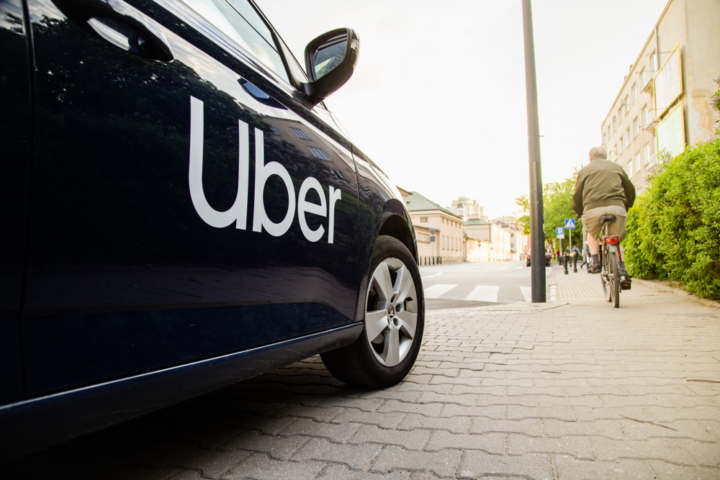 uber-meldet-gewinnsprung-und-plant-robotaxi-offensive
