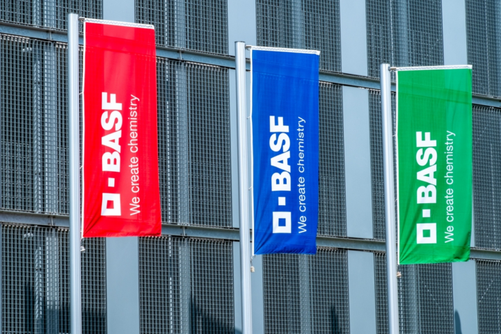 basf-veräußert-mehrheit-am-lackgeschäft-an-carlyle