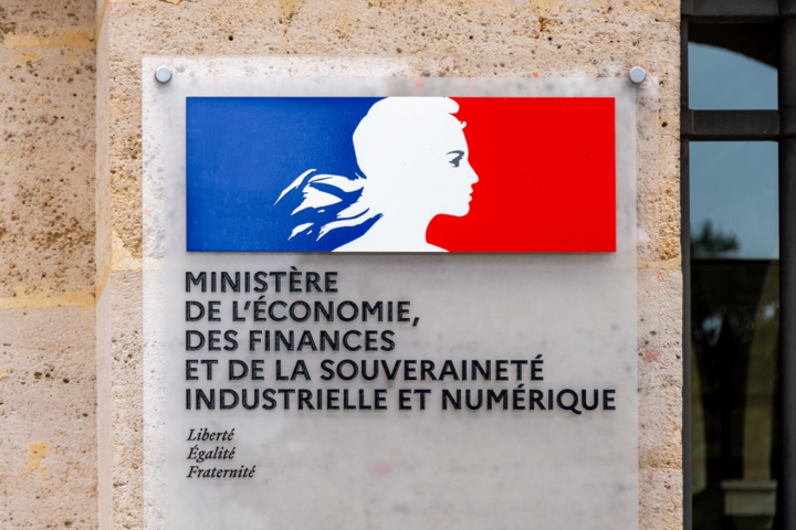 französische-industrie-rutscht-tiefer-in-die-krise
