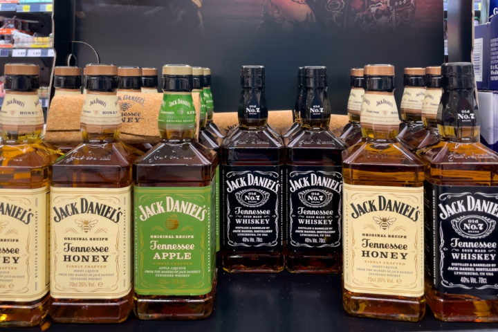 us-whiskey-im-gegenwind-–-trumps-zölle-treffen-branche-hart